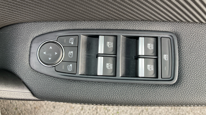 Renault Captur 1.6 E-Tech full hybrid 145 Engineered 5dr Auto Hybrid Hatchback